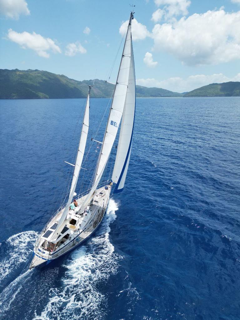 Lianda sailing through the Pacific